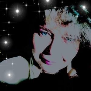 Meet your Posher, Yana